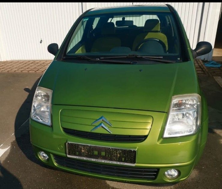 Grün Gebraucht 2005 Citroën C2 Comfort Kleinwagen | 500 € (Superpreis) - Bild 1/4