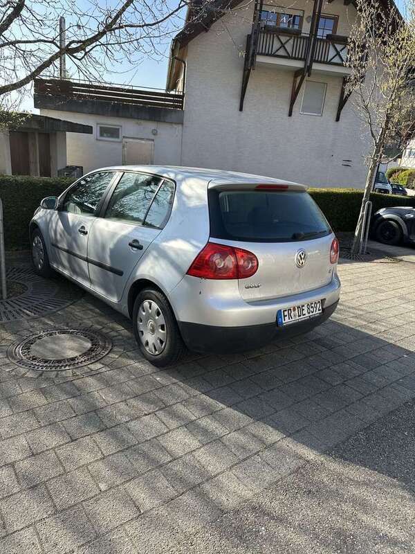 Grau Gebraucht 2005 VW Golf IV Trendline Kleinwagen | 1.500 € (Superpreis) - Bild 1/4
