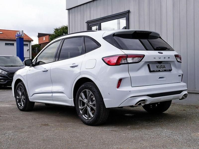 Gebraucht Ford Kuga ST-Line 224 PS (164 kW) 2023 Frozen white (weiß) SUV