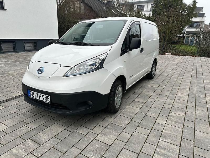 Weiß Gebraucht 2020 Nissan e-NV200 Van / Kleinbus | 12.500 € (Guter Preis) - Bild 1/4