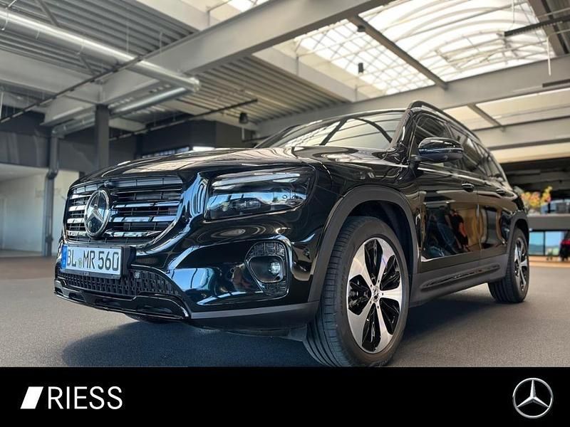 Metalliclack kosmosschwarz Gebraucht 2025 Mercedes GLB250 SUV | 57.777 € (Teuer) - Bild 1/4