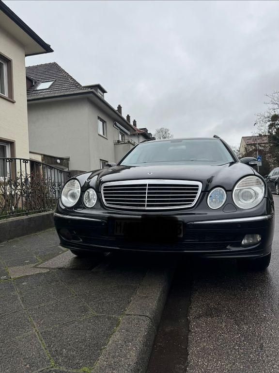 Gebraucht Mercedes E280 Avantgarde 177 PS (130 kW) 2006 Schwarz Limousine