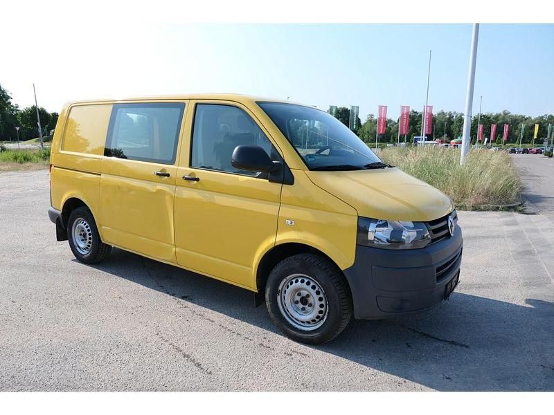 Second-hand VW Transporter 84 CP (61 kW) 2011 Galben Van