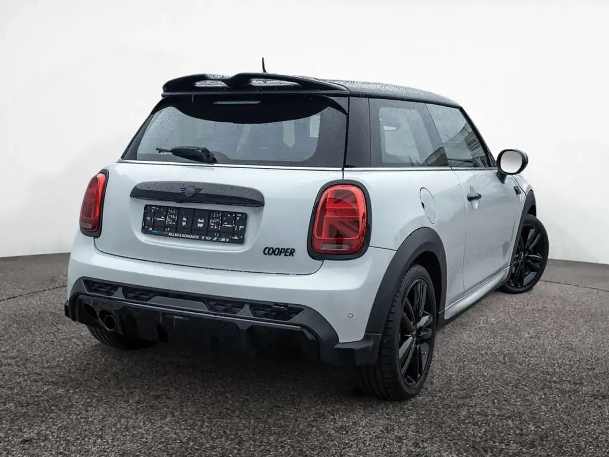 Gebraucht Mini John Cooper Works 136 PS (100 kW) 2023 Weiß Kleinwagen