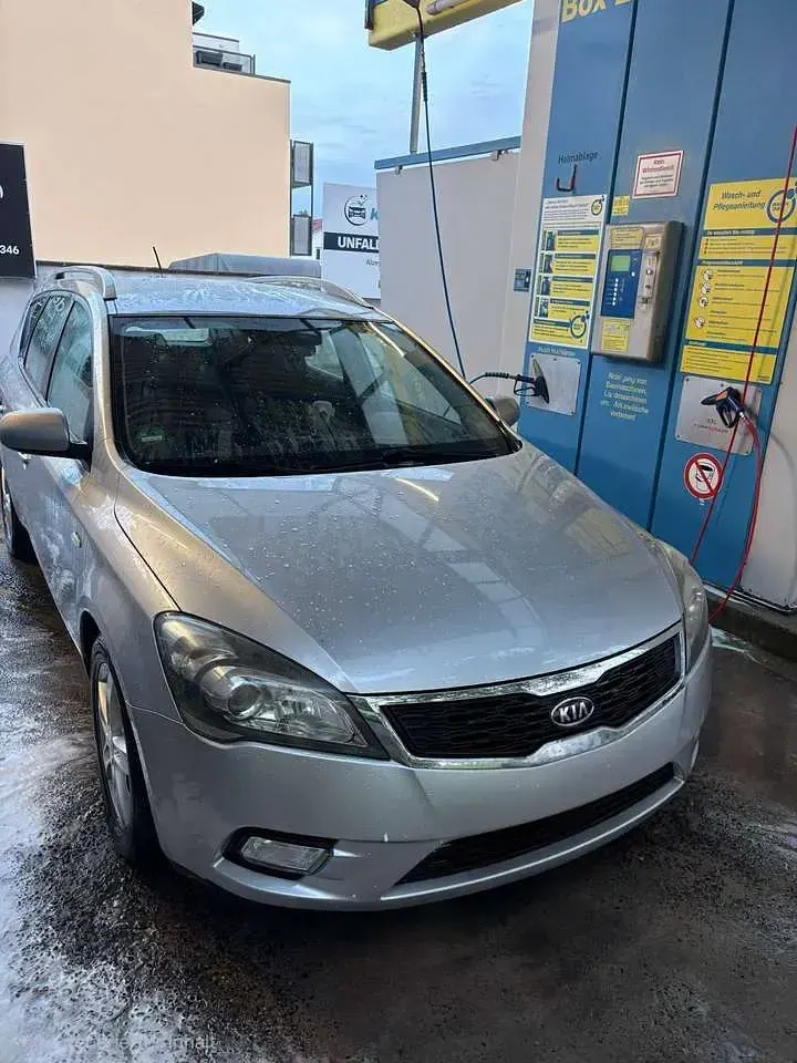 Gebraucht Kia Ceed Edition 7 90 PS (66 kW) 2011 Grau Kleinwagen