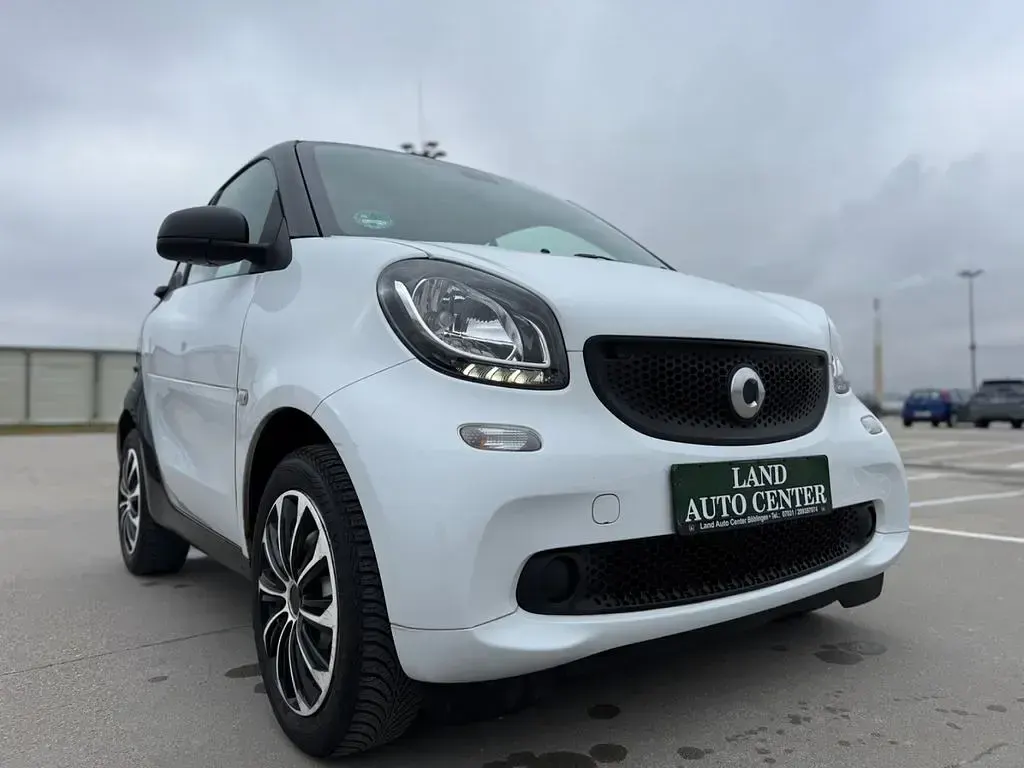 Gebraucht Smart ForTwo Coupé 71 PS (52 kW) 2018 Weiß Coupé