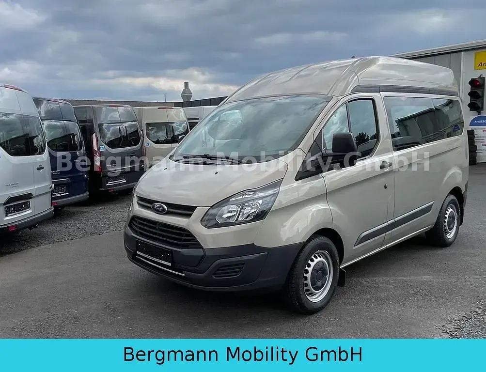 Gebraucht Ford Transit 131 PS (96 kW) 2018 Silber Van