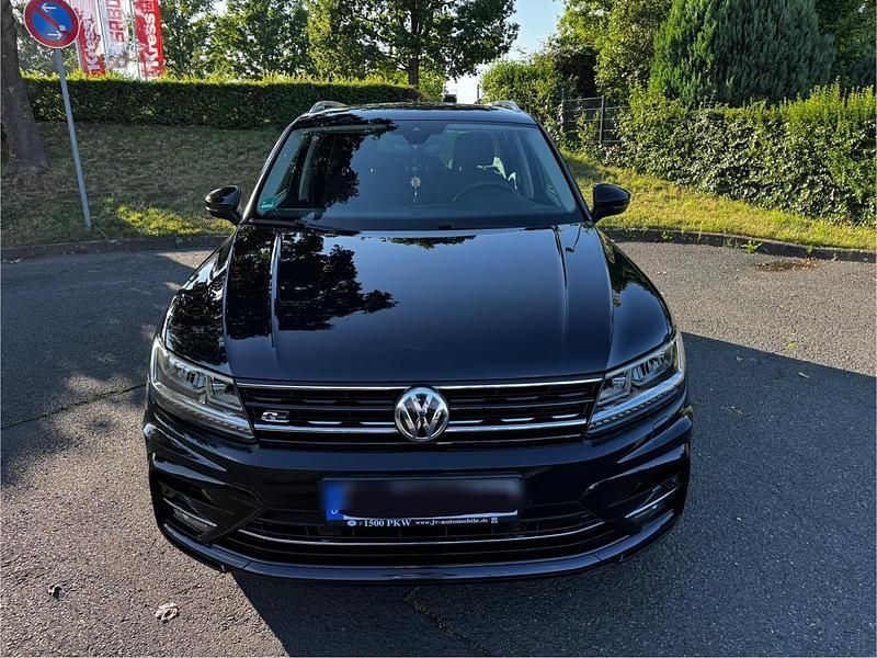 Schwarz Gebraucht 2018 VW Tiguan R-line SUV | 23.450 € (Superpreis) - Bild 1/4