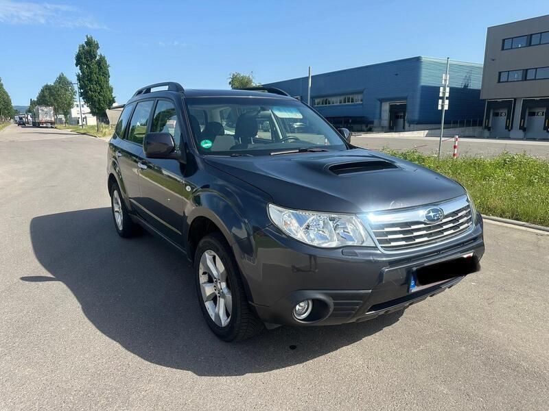 Grau Gebraucht 2011 Subaru Forester SUV | 4.999 € (Fairer Preis) - Bild 1/4