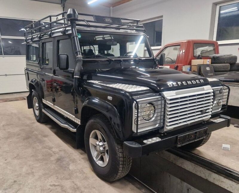 Schwarz Gebraucht 2015 Land Rover Defender SE SUV | 45.000 € (Superpreis) - Bild 1/4