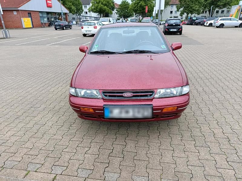 Second-hand Kia Sephia 80 CP (58 kW) 1994 Roșu Hatchback