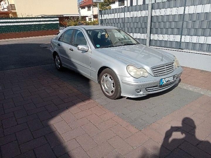Silber Gebraucht 2006 Mercedes C220 Classic Limousine | 4.500 € (Fairer Preis) - Bild 1/4