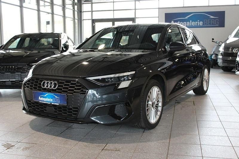 Manhattangrau metallic Gebraucht 2022 Audi A3 S-Line Limousine | 25.900 € (Fairer Preis) - Bild 1/4