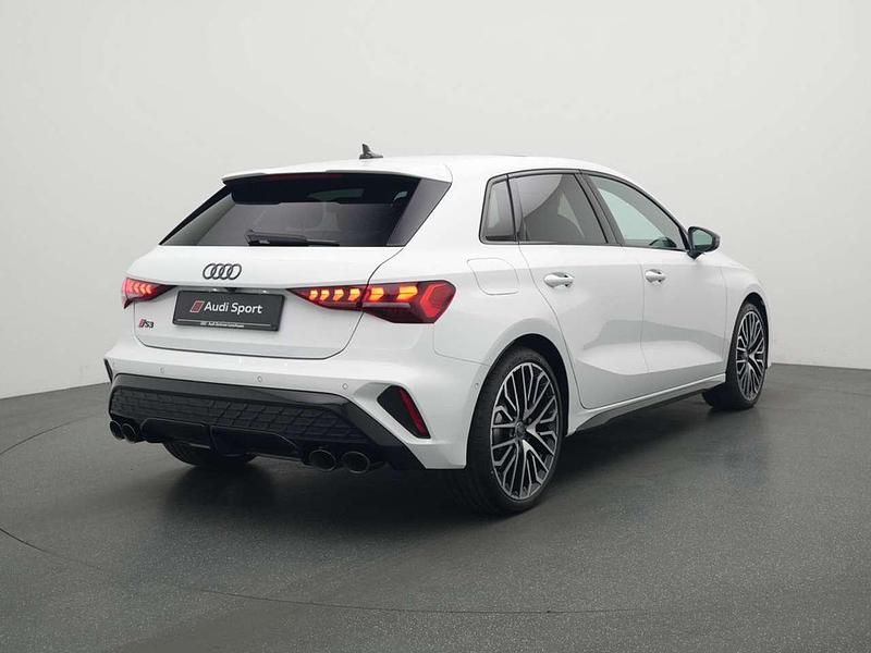 Gebraucht Audi S3 Sport 333 PS (244 kW) 2025 Gletscherweiss Limousine