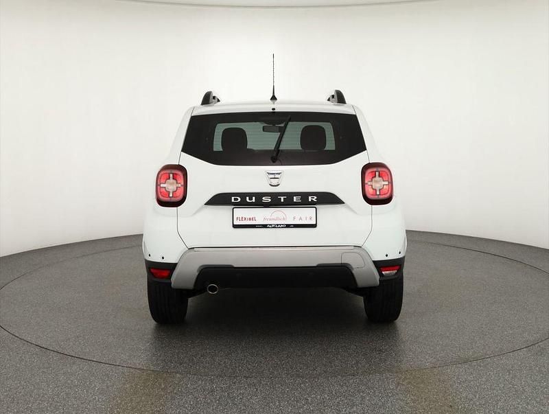 Gebraucht Dacia Duster Celebration 150 PS (110 kW) 2021 Weiß SUV
