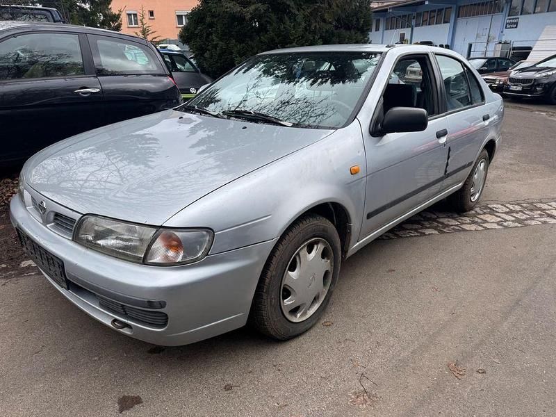 Gebraucht Nissan Almera 90 PS (66 kW) 1998 Silber Limousine