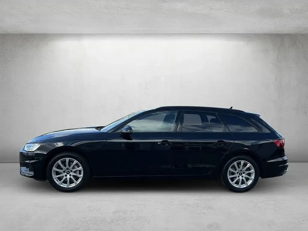 Gebraucht Audi A4 Ambiente 204 PS (150 kW) 2023 Brillantschwarz Kombi