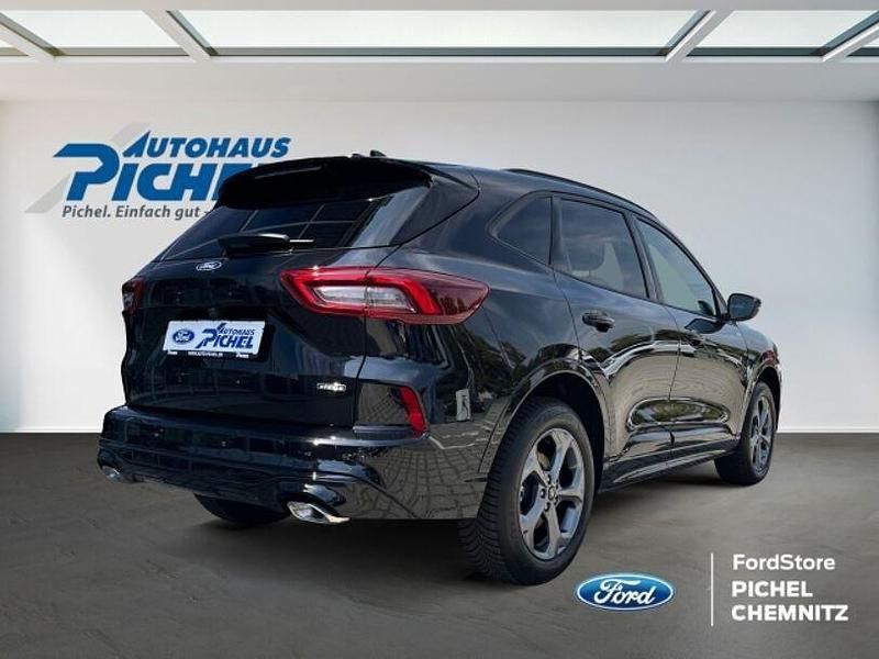 Second-hand Ford Kuga ST-Line 242 CP (177 kW) 2025 Negru SUV