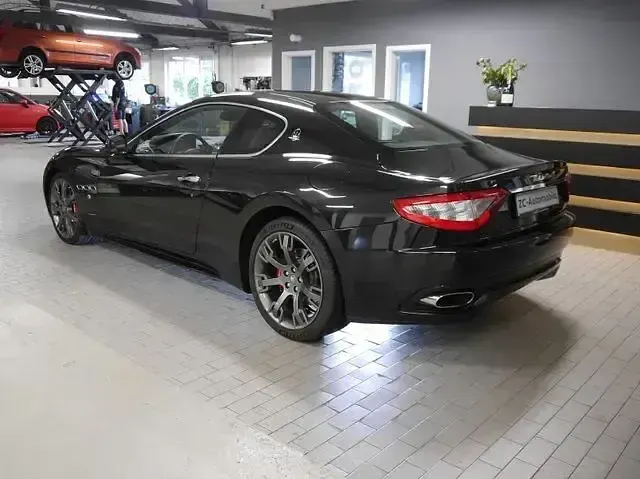 Gebraucht Maserati Granturismo 439 PS (322 kW) 2009 Schwarz Coupé