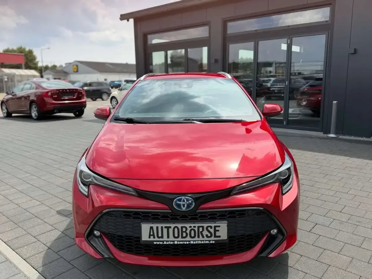Gebraucht Toyota Corolla Team 152 PS (111 kW) 2020 Emotional red2 Kombi