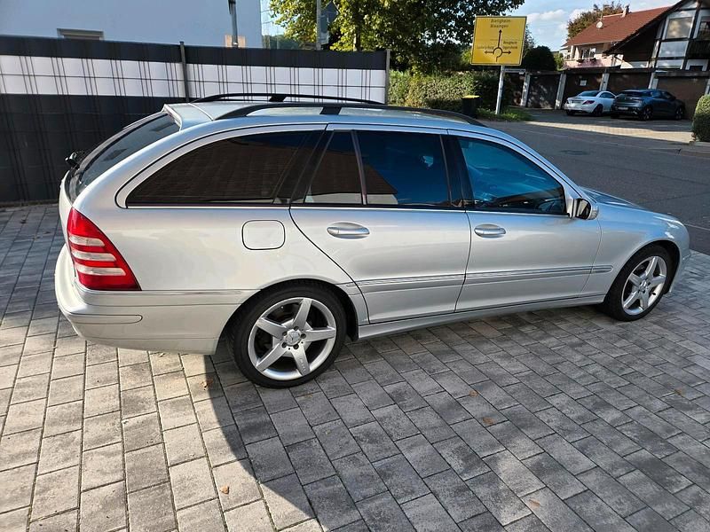 Silber Gebraucht 2006 Mercedes C220 Kombi | 3.650 € (Fairer Preis) - Bild 1/4