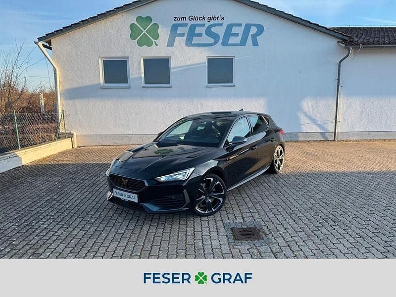 Midnight schwarz metallic Gebraucht 2024 Cupra Leon VZ Limousine | 30.950 € (Guter Preis) - Bild 1/4