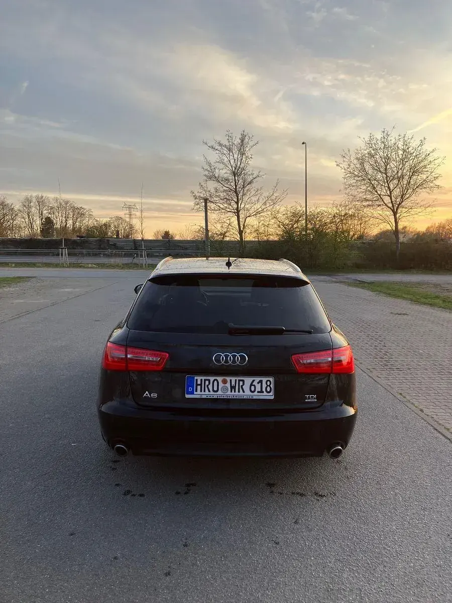 Gebraucht Audi A6 Ambiente 245 PS (180 kW) 2012 Schwarz Kombi