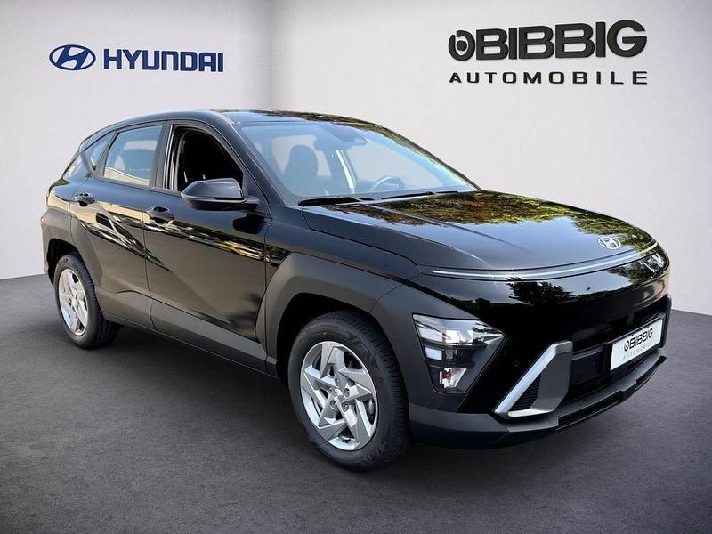 Neu Hyundai Kona Select 139 PS (102 kW) 2025 Abyss black SUV