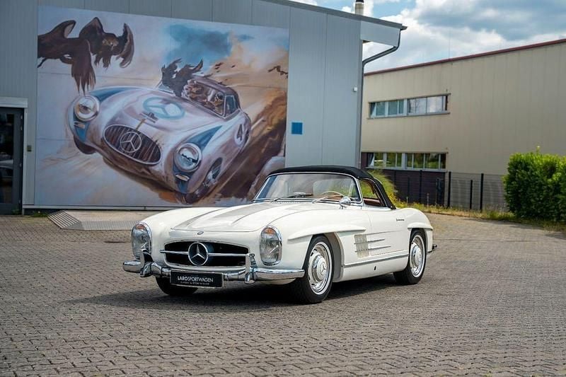 Weiß Gebraucht 1961 Mercedes SL300 Cabrio | 1.295.000 € - Bild 1/4
