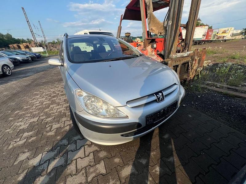 Silber Gebraucht 2005 Peugeot 307 Filou Kombi | 2.000 € (Etwas zu teuer) - Bild 1/4