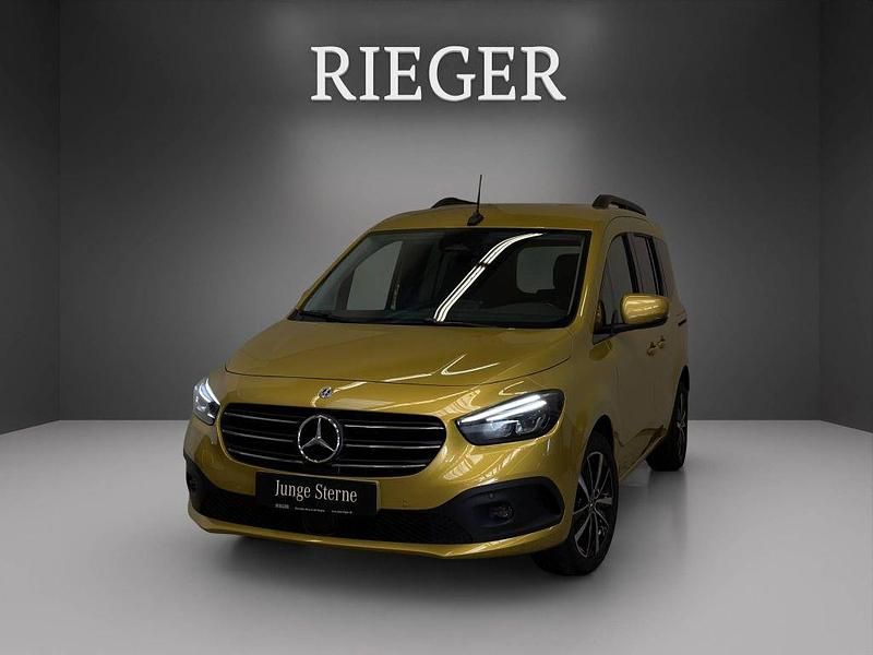 Gelb Gebraucht 2025 Mercedes T180 Progressive Van / Kleinbus | 31.590 € (Fairer Preis) - Bild 1/4