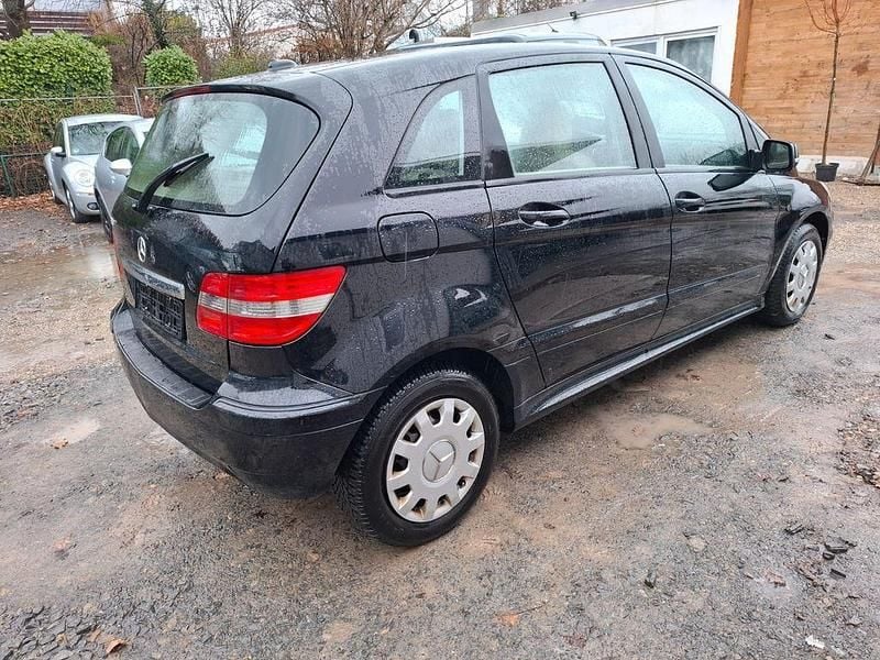 Gebraucht Mercedes B180 116 PS (85 kW) 2011 Schwarz Van / Kleinbus