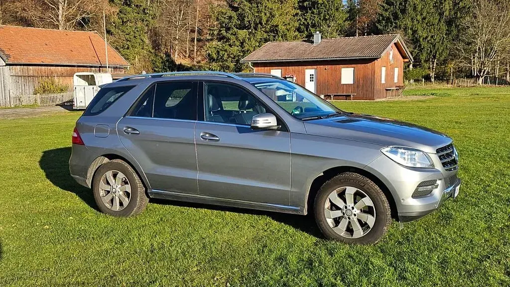 Gebraucht Mercedes ML350 258 PS (189 kW) 2014 Grau SUV
