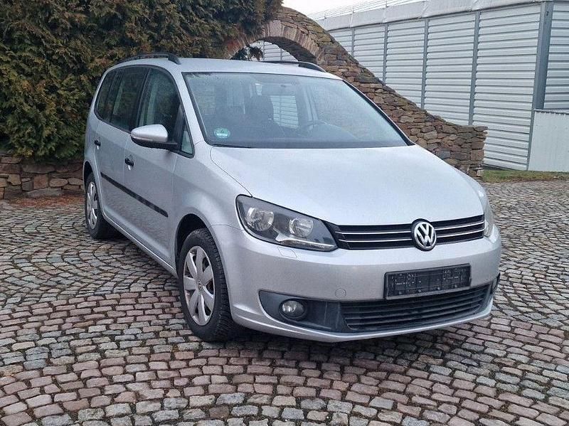 Grau Gebraucht 2011 VW Touran Highline Van / Kleinbus | 7.900 € (Fairer Preis) - Bild 1/4