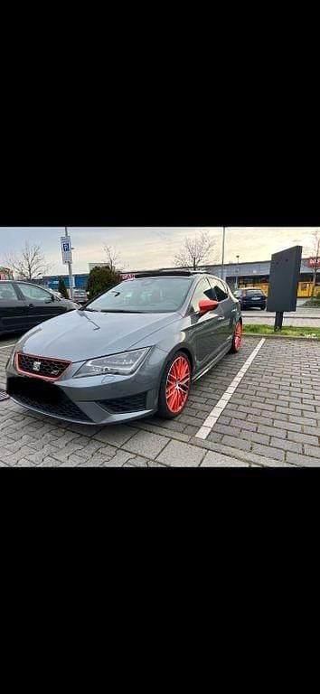 Grau Gebraucht 2016 Seat Leon ST Cupra 290 Kombi | 15.500 € (Fairer Preis) - Bild 1/4