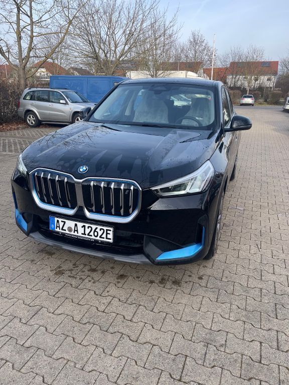 Gebraucht BMW iX1 230 kW (313 PS) 2024 Schwarz SUV