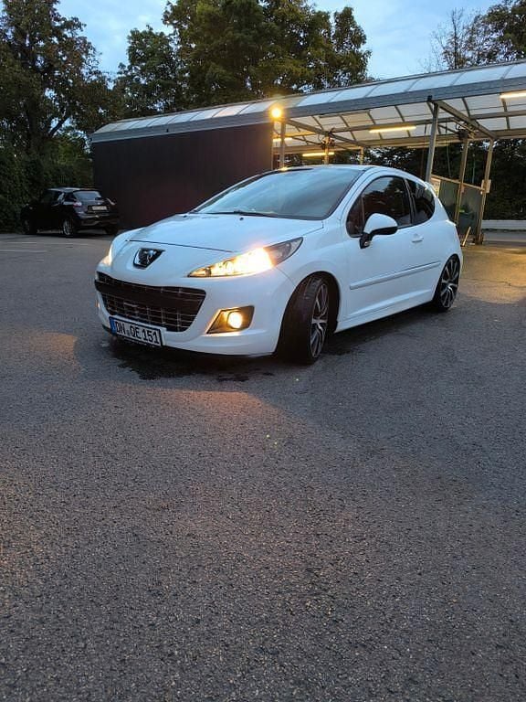 Weiß Gebraucht 2009 Peugeot 207 RC Limousine | 3.150 € (Fairer Preis) - Bild 1/4