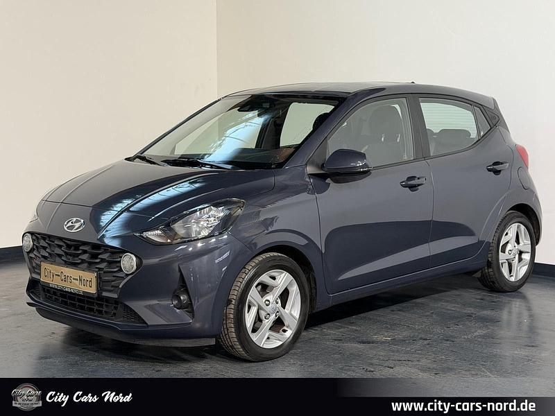 Grau Gebraucht 2022 Hyundai i10 Trend Kleinwagen | 12.499 € (Guter Preis) - Bild 1/3