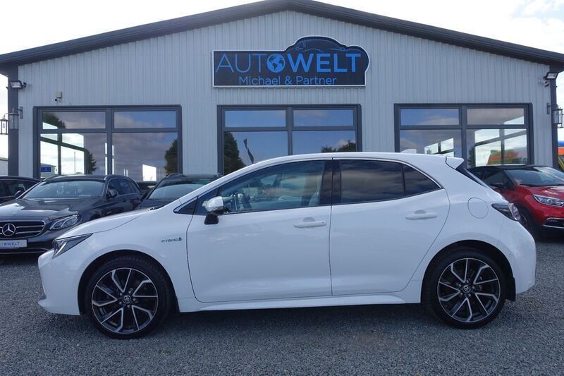 Super white 2 Gebraucht 2020 Toyota Corolla Limousine | 22.480 € (Guter Preis) - Bild 1/4