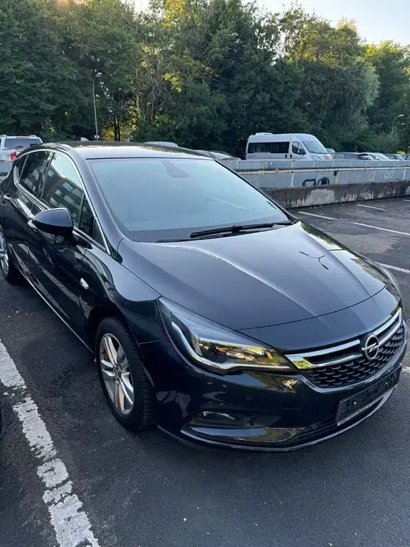 Gebraucht Opel Astra Dynamic 125 PS (91 kW) 2016 Schwarz Limousine