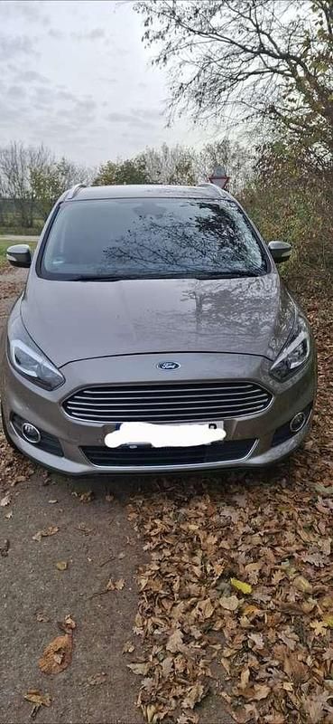 Gebraucht Ford S-MAX Titanium 209 PS (153 kW) 2016 Beige Van / Kleinbus