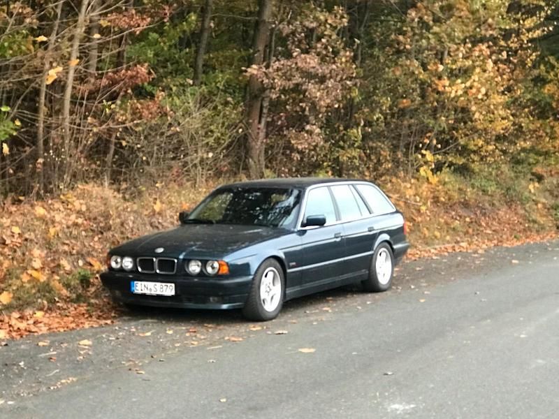 Blau Gebraucht 1995 BMW 520 Kombi | 3.950 € - Bild 1/3