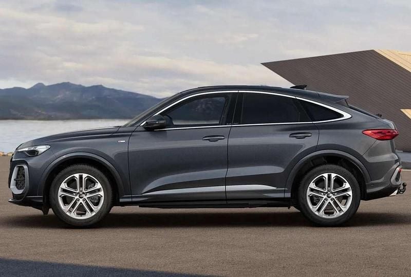 Tamboragrau metallic Neu 2025 Audi Q5 Sportback S-Line SUV | 62.182 € (Superpreis) - Bild 1/4