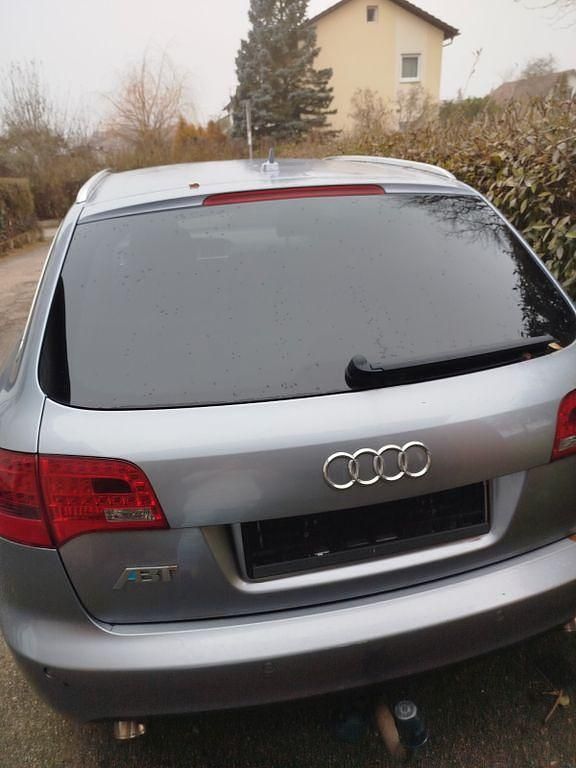 Grau Gebraucht 2007 Audi A6 Kombi | 5.500 € (Etwas zu teuer) - Bild 1/4