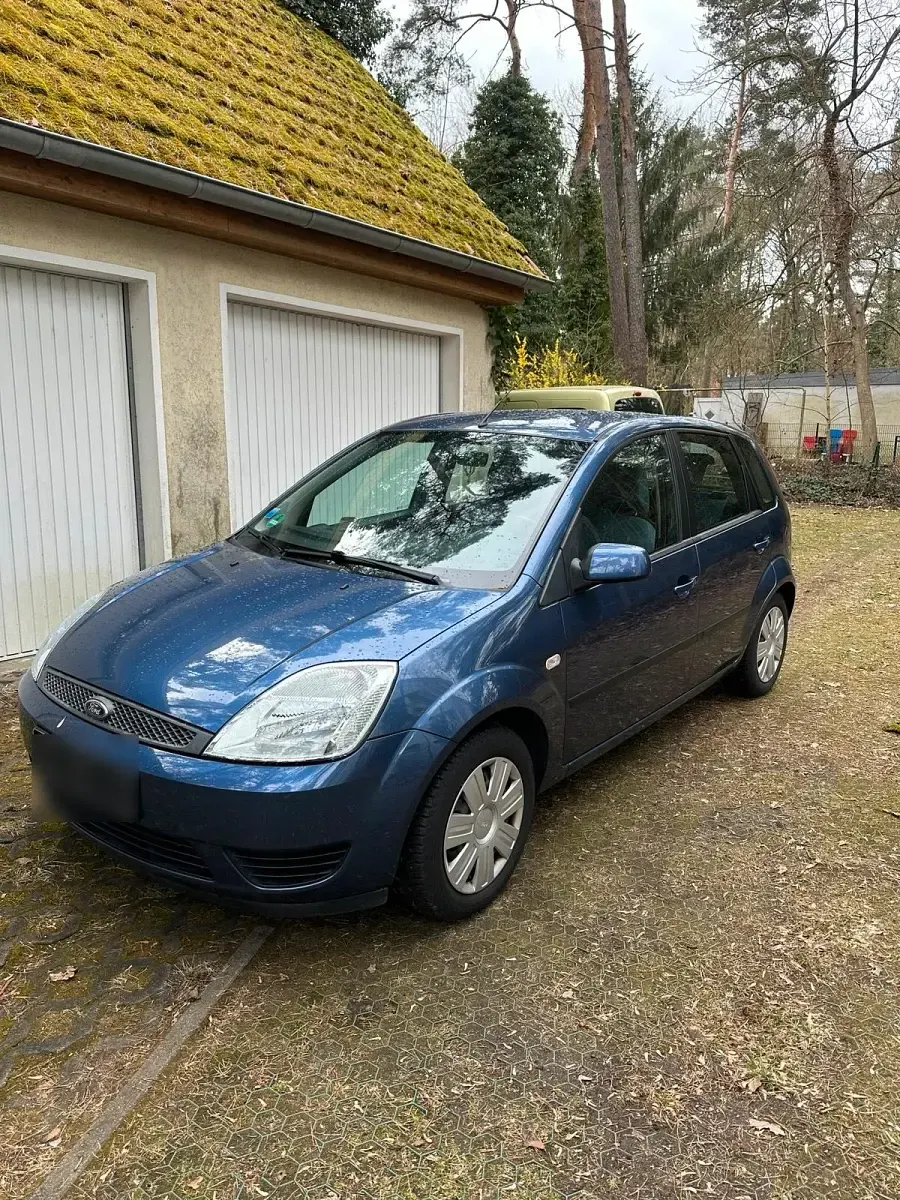 Gebraucht Ford Fiesta 80 PS (58 kW) 2005 Blau Kleinwagen