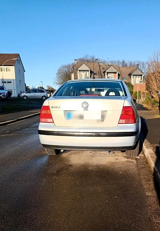 Gebraucht VW Bora 75 PS (55 kW) 2000 Silber Limousine