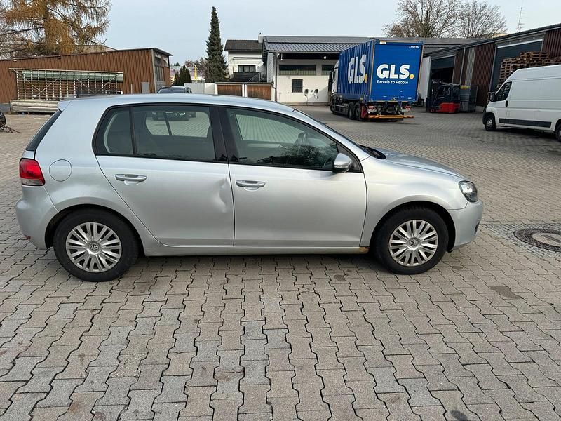 Gebraucht VW Golf VI 102 PS (75 kW) 2009 Silber Kleinwagen