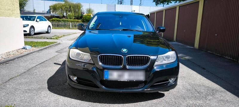 Schwarz Gebraucht 2012 BMW 320 Kombi | 8.300 € (Superpreis) - Bild 1/4