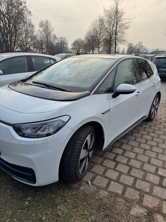 Weiß Gebraucht 2021 VW ID.3 Pro Performance Kleinwagen | 22.200 € (Fairer Preis) - Bild 1/4