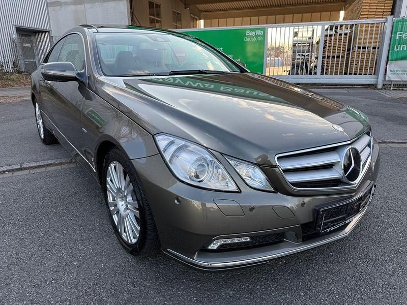 Gebraucht Mercedes E350 231 PS (169 kW) 2009 Grau Coupé
